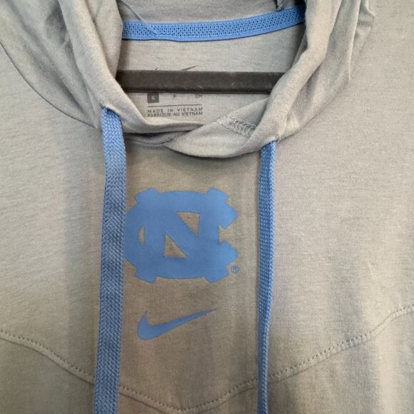 Nike UNC Tar Heels Lightweight Hoodie – Men’s Small, soft, casual, comfy - Picture 2 of 7